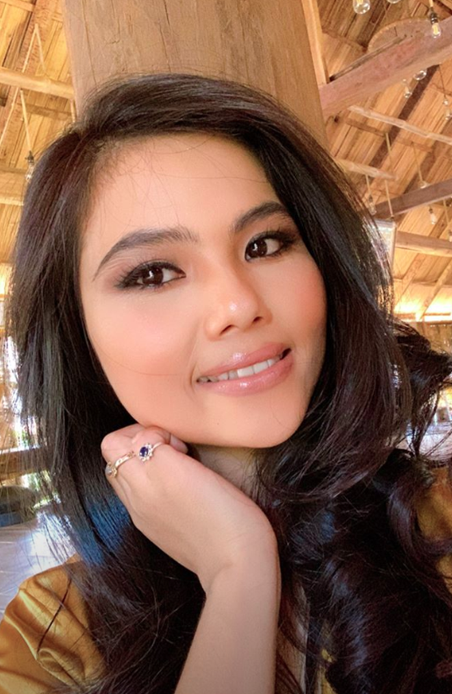 H’Hen Niê khoe ảnh em gái xinh đẹp khiến dân tình trầm trồ