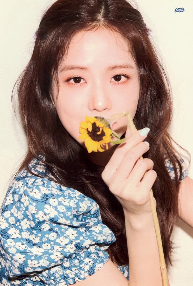 Học muôn kiểu tóc chân ái của BLACKPINK: Tóc búi cao được gọi tên