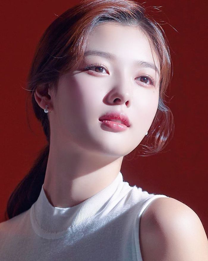 Kim Yoo Jung: Từ ngôi sao nhí đến nhan sắc quyến rũ, xinh đẹp tuổi 21