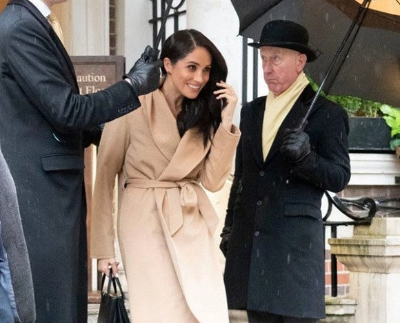 Meghan Markle đỏ rực xuất hiện cùng chồng tại sự kiện Hoàng gia