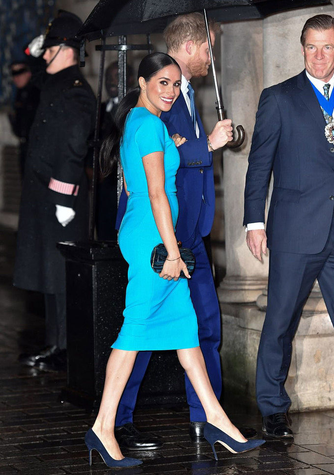 Meghan Markle xuất hiện với trạng thái khác lạ sau thời gian dài ở ẩn