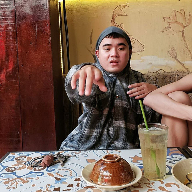 Một chiếc áo hai số phận: Không trách chủ shop, lỗi ở mặt mình tấu hài