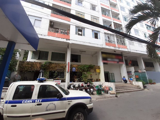 Nam thanh niên thành kẻ không nhà khi chung cư Hòa Bình phong tỏa
