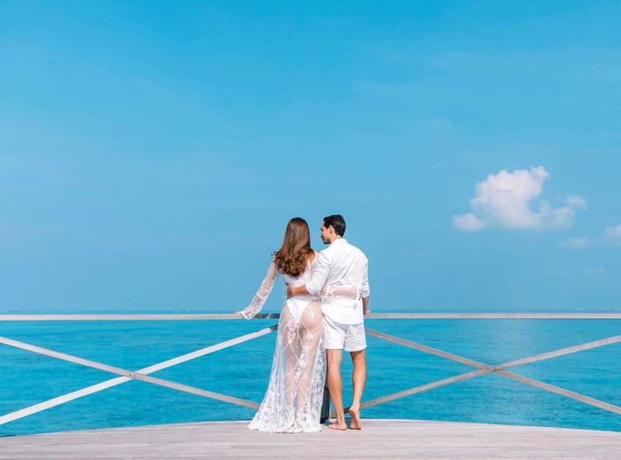 Ngắm trọn bộ ảnh bikini của Hồ Ngọc Hà bên Kim Lý, CĐM: Đẹp đôi quá
