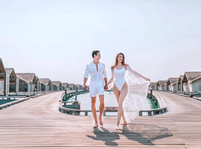 Ngắm trọn bộ ảnh bikini của Hồ Ngọc Hà bên Kim Lý, CĐM: Đẹp đôi quá