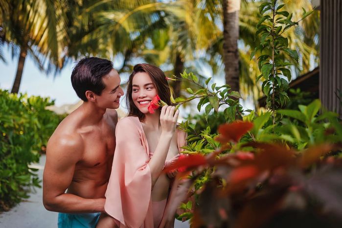 Ngắm trọn bộ ảnh bikini của Hồ Ngọc Hà bên Kim Lý, CĐM: Đẹp đôi quá