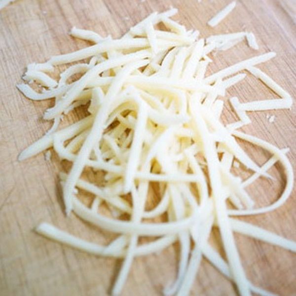 Công thức làm pizza từ mì gói với trứng, phô mai