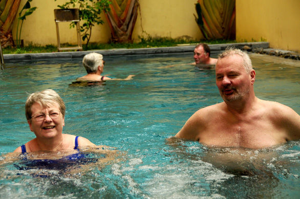 Nhóm du khách châu Âu khen ngợi khi cách ly ở khu resort hạng sang