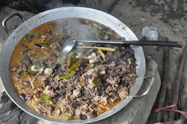 Bún đậu mắm tôm, bún cua thối... nghe mùi thì kinh nhưng ăn cực ghiền