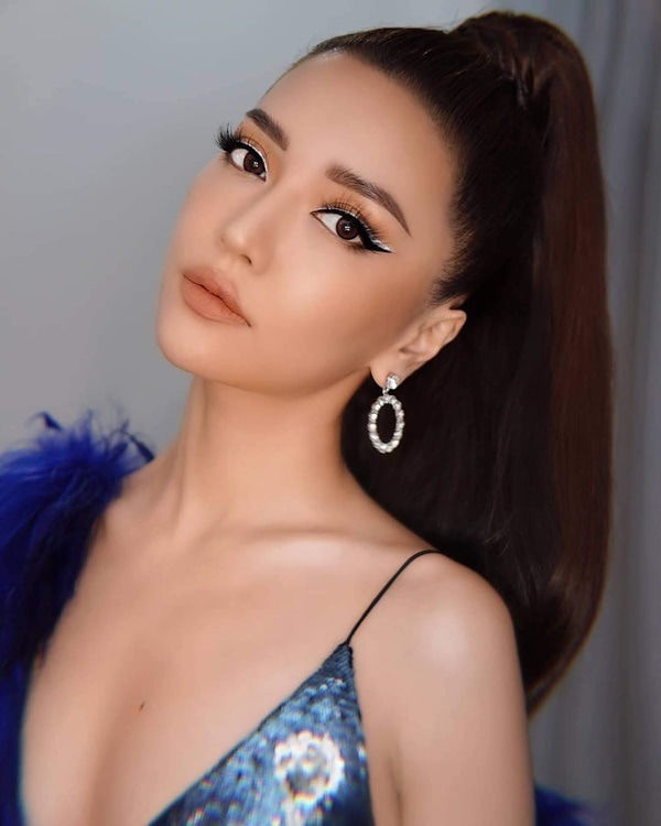 Những trend makeup hot hit nhất năm 2020: Đôi môi đỏ nâu lên ngôi