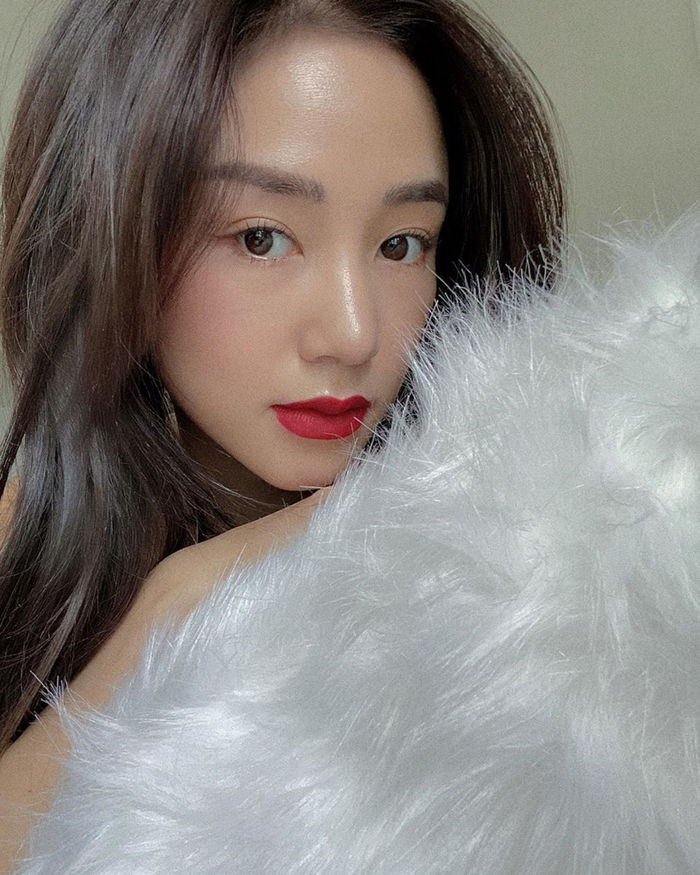 Những trend makeup hot hit nhất năm 2020: Đôi môi đỏ nâu lên ngôi