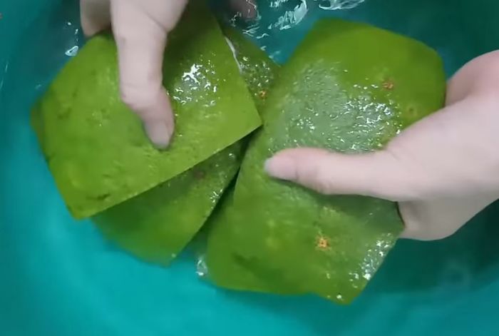Nỗi khổ của mẹ bỉm sữa: Hoảng hồn vì tóc rụng cả nắm, nhìn thấy mà xót