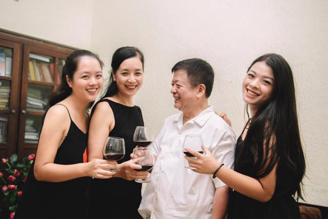NSƯT Chiều Xuân diện áo dài gây sốt, ai tin được đã lên chức ngoại