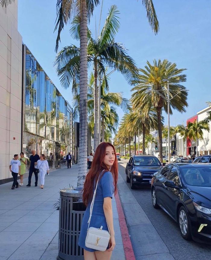 Pose dáng chuẩn như 4 nàng BLACKPINK để nhận bão like khi đăng ảnh