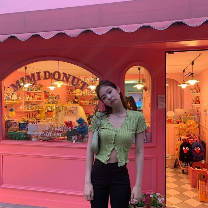 Pose dáng chuẩn như 4 nàng BLACKPINK để nhận bão like khi đăng ảnh