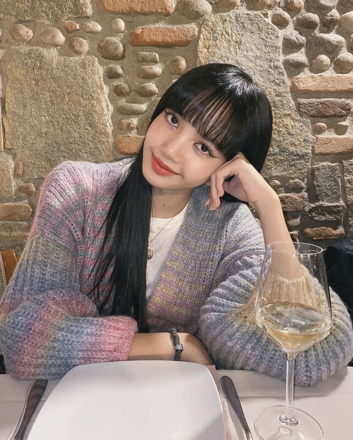 Pose dáng chuẩn như 4 nàng BLACKPINK để nhận bão like khi đăng ảnh