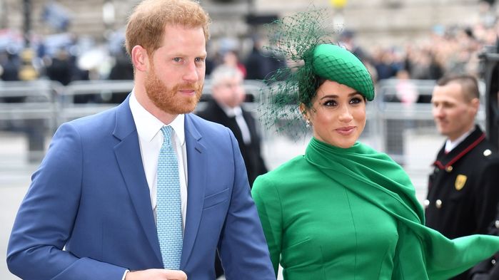 Quá nhớ mặt chắt, nữ hoàng Anh mời vợ chồng Meghan cùng nghỉ hè