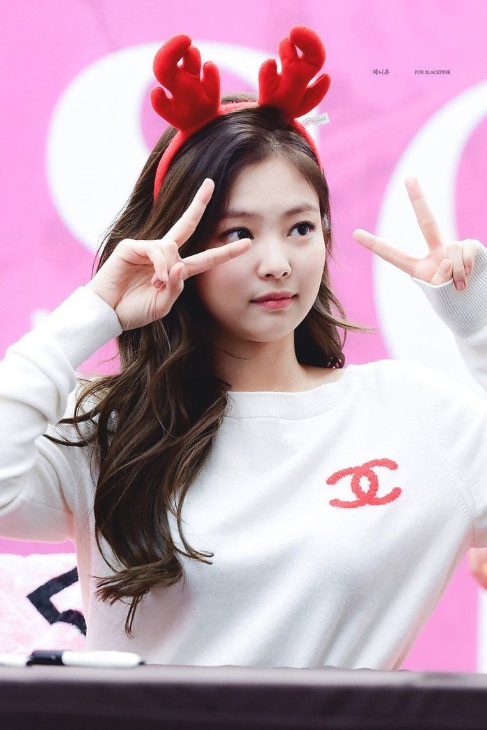 Sao Hàn khác phái vẫn đụng hàng: Jennie - Suga cực hợp như diện đồ đôi