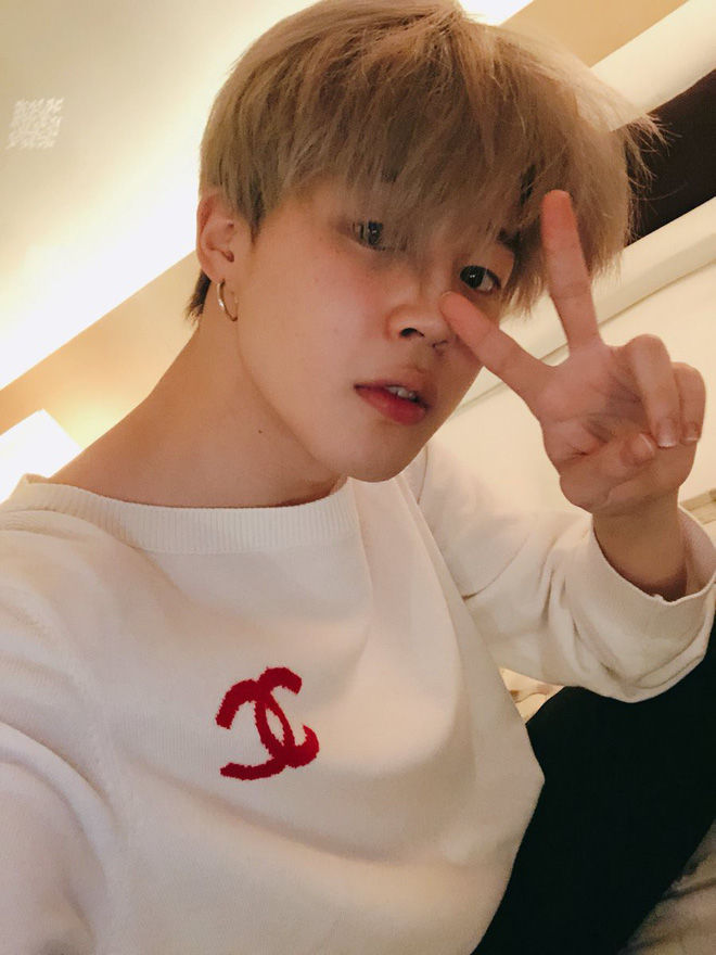 Sao Hàn khác phái vẫn đụng hàng: Jennie - Suga cực hợp như diện đồ đôi