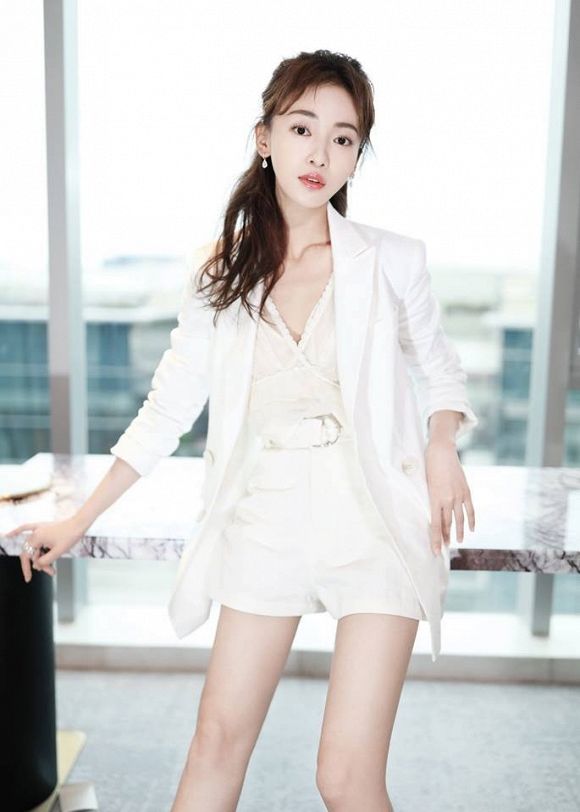 Sao Hoa ngữ cố gầy để lên hình đẹp