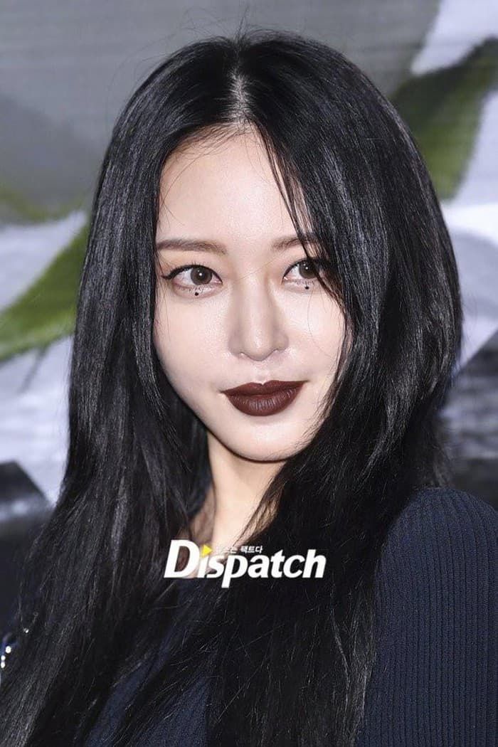 Sao Kbiz chơi trội tô cả son đen vẫn được khen: Đỉnh nhất Lisa, HyunA