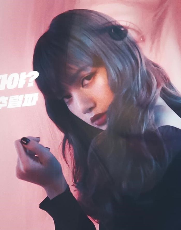 Sao Kbiz chơi trội tô cả son đen vẫn được khen: Đỉnh nhất Lisa, HyunA