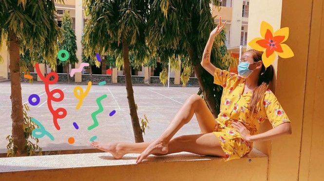 Siêu mẫu Võ Hoàng Yến tranh thủ mở tiệm tạp hóa trong khu cách ly