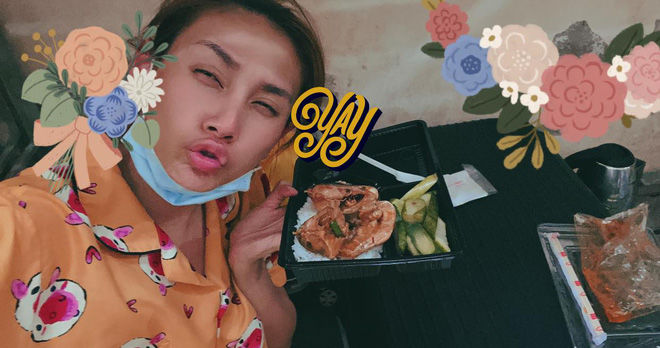 Siêu mẫu Võ Hoàng Yến tranh thủ mở tiệm tạp hóa trong khu cách ly
