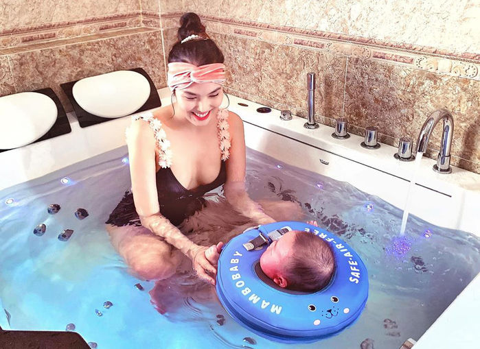 Tin sao Việt 29/3: Sơn Tùng khiến fan mong chờ bài hát mới