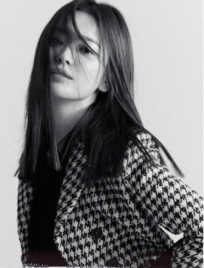 Song Hye Kyo với loạt ảnh tươi mát, trẻ trung như gái đôi mươi