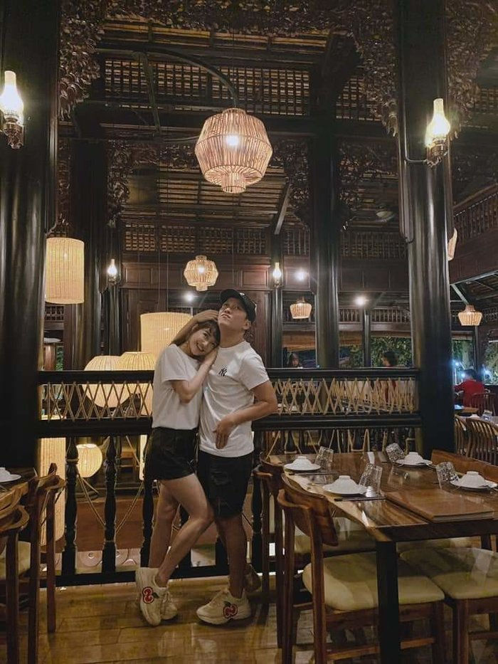 Sướng như Nhã Phương: Đi làm về khuya được chồng nấu món ngon đợi sẵn