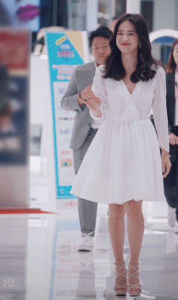 Taeyeon, Dara và loạt sao nữ Kbiz tuy lùn nhưng vẫn ùn ùn người theo