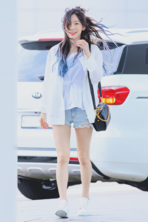 Taeyeon, Dara và loạt sao nữ Kbiz tuy lùn nhưng vẫn ùn ùn người theo