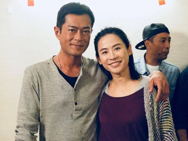 Tình bạn thân Cbiz hàng thập kỷ: Triệu Vy - Hiểu Minh từ thời đại học
