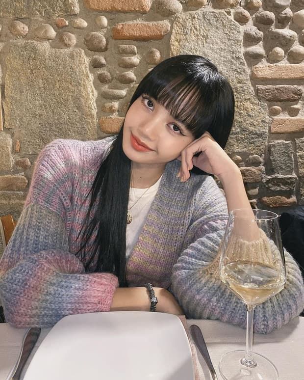 Ai bảo tóc thẳng nhàm chán: Lisa, Joy... chứng minh nhan sắc đỉnh cao