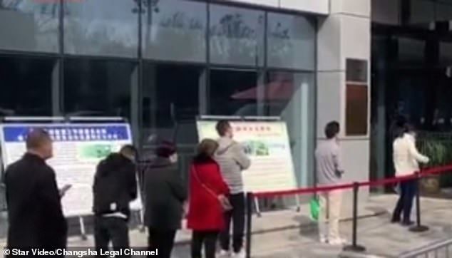 TQ: Tỉ lệ ly hôn tăng vì các cặp đôi ở bên nhau quá lâu do Covid-19
