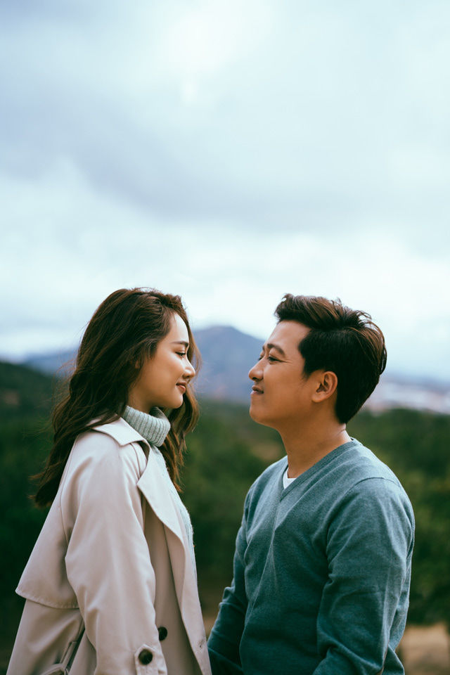 Trường Giang nửa đêm tặng quà cho vợ, CĐM: Đúng là chồng người ta