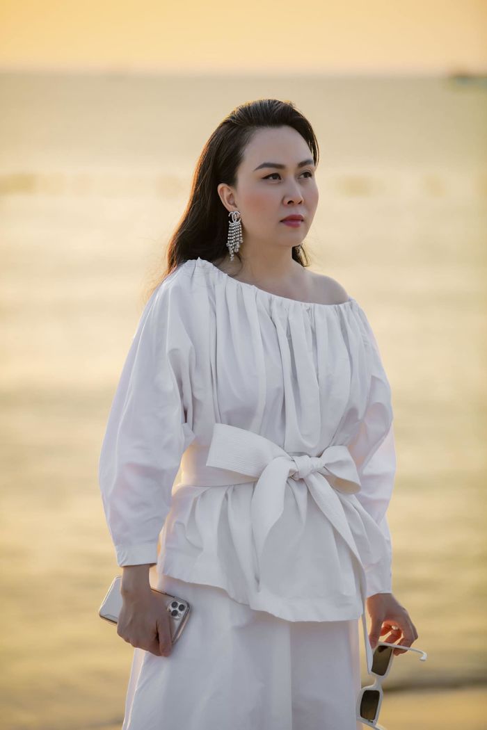 Tự tin đã đủ dùng, Phượng Chanel khẳng định không phẫu thuật thẩm mỹ