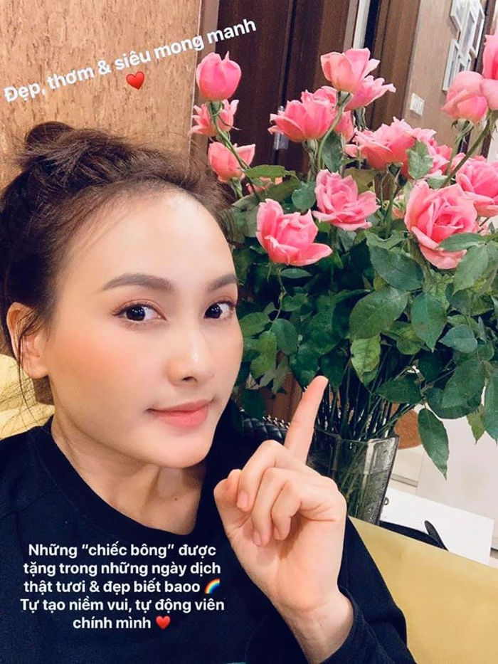 Ảnh sao Việt 31/3:Vợ chồng Đông Nhi hóa ông bà lão, Bảo Thy khoe chồng