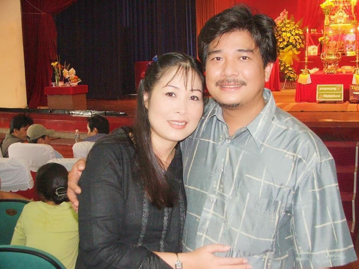 Vợ chồng nghệ sĩ Hồng Vân và chuyện tình hơn 3 thập kỷ