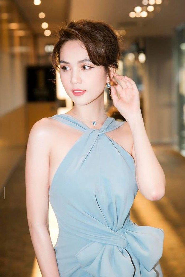 Không hở bạo, Ngọc Trinh ăn diện sương sương lại được khen hết lời