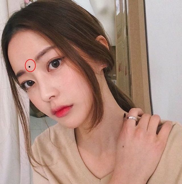 Nhân tướng học: Có nốt ruồi ở má, khóe môi…gặp may suốt cả một đời