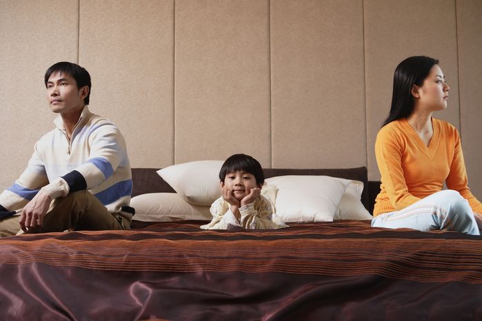 Ở nhà nhiều dễ xung đột: 5 bí quyết giúp tình yêu gần mà không chán