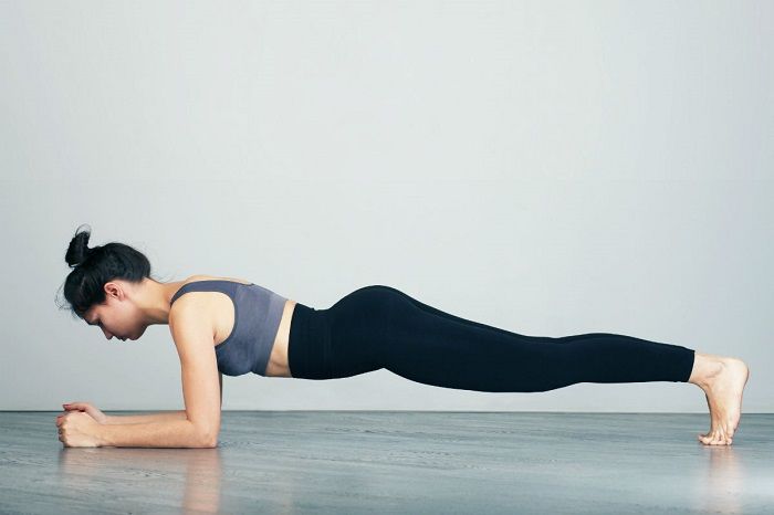 Động tác tập Plank giúp vòng 2 thon gọn