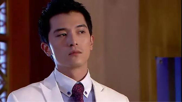Minh Đạo, Khưu Trạch và loạt sao giàu trên phim nhưng đời thực đối lập