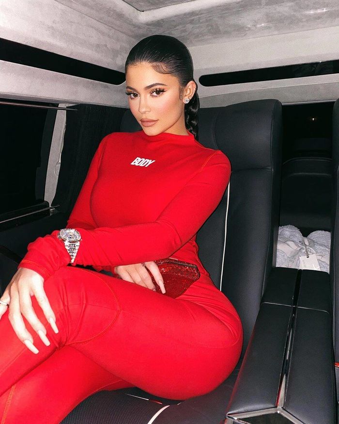 Kylie Jenner - Nữ tỷ phú tự thân trẻ nhất hành tinh năm 2020