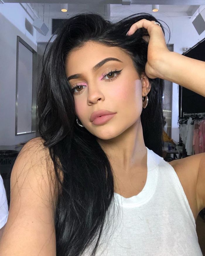 Kylie Jenner - Nữ tỷ phú tự thân trẻ nhất hành tinh năm 2020