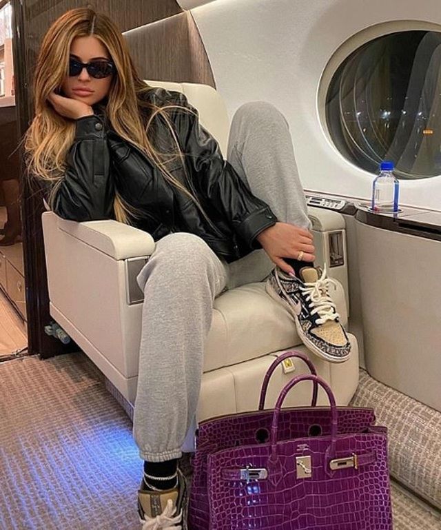 Kylie Jenner - Nữ tỷ phú tự thân trẻ nhất hành tinh năm 2020