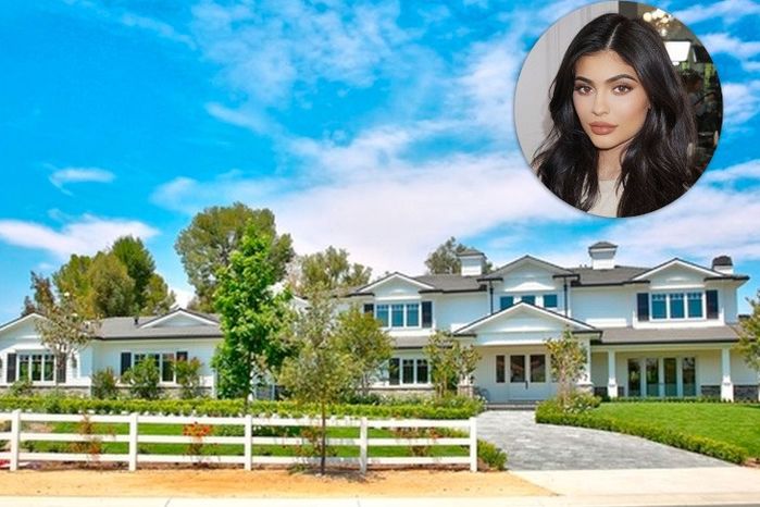 Kylie Jenner - Nữ tỷ phú tự thân trẻ nhất hành tinh năm 2020