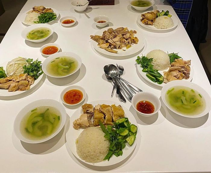 Trấn Thành và loạt sao nam Việt tăng cân trong mùa dịch